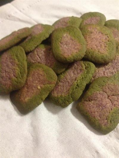 Tea and purple potato cookies