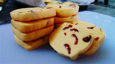 Sweet and fragrant cranberry cookies