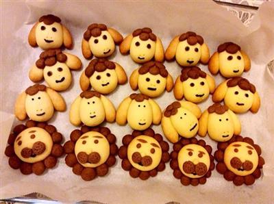 Cute sheep and lion cookies