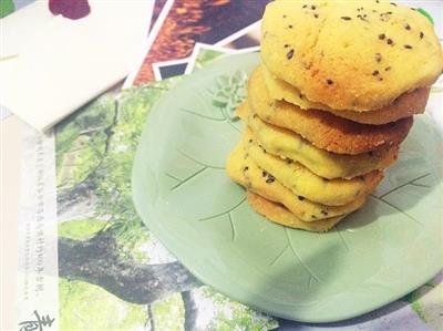 The black sesame cookie