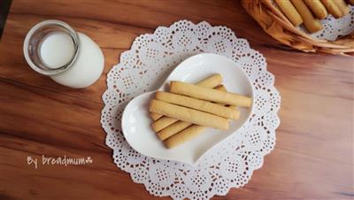 Milk biscuits - the toothpaste I love the most