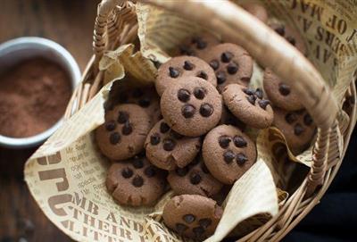 Double flavoured chocolate chip cookies