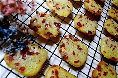 Cranberry biscuits made for those who like to eat