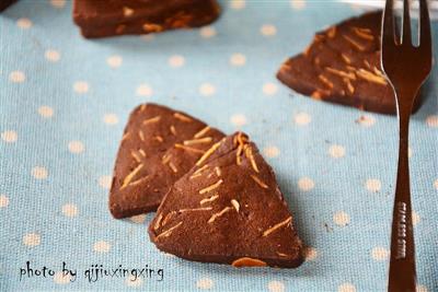 Cocoa and almond cookies