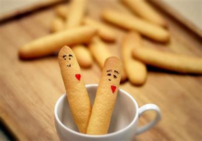 Barley toothpaste finger biscuits