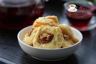 Casco galleta acompañ de flor de té