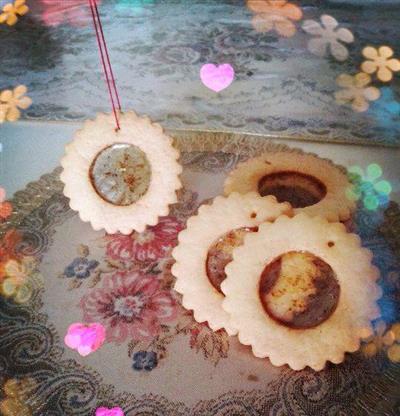 Sunflower necklace cookies