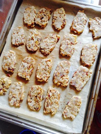 Red dates and oatmeal crackers