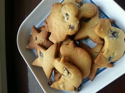 Cranberry and peanut butter cookies