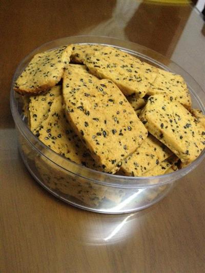 Corn flour honey sesame biscuits