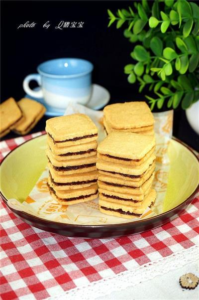 Peanut and chocolate chip cookies