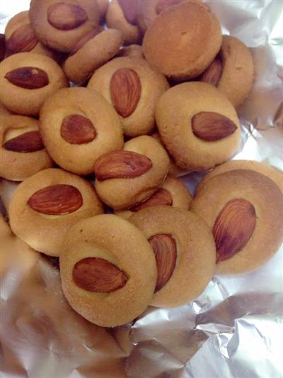 Almonds and cookies