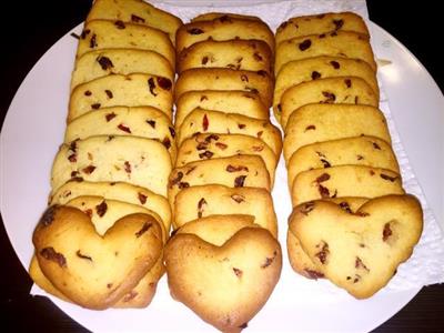 Cranberry cookies and cookies