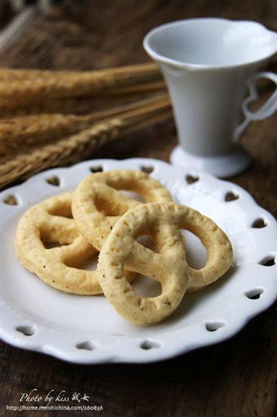 Black pepper butter and cookies