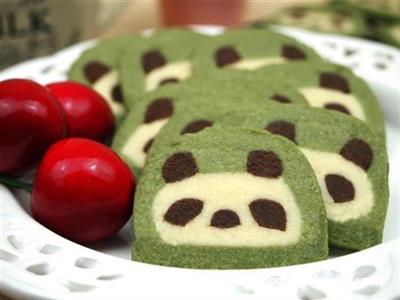 The colored panda biscuit