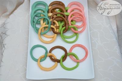 Olympic five-ringed cake