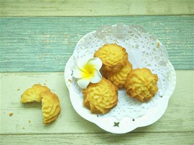 Butter biscuits with crumbs