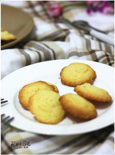 Consolidated coconut oil - coconut biscuits