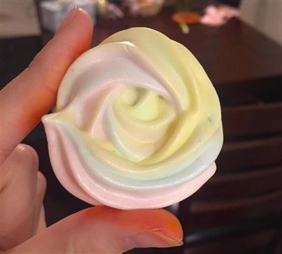 It's called the Meringue Cookies.