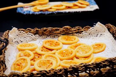 The Roman shield - almond biscuits