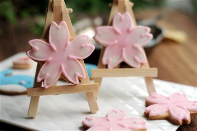 Vegetarian version of the cherry cream cookie