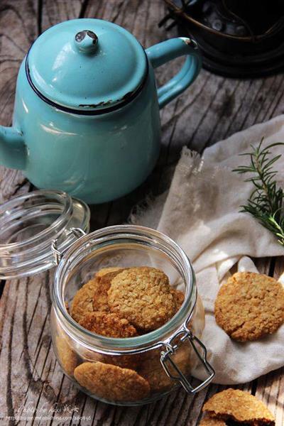 Oatmeal and coconut cookies