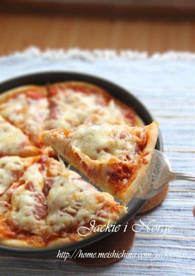 Cheese and meat pizza