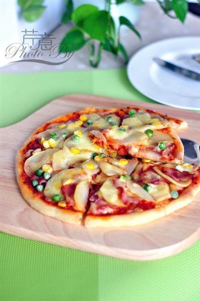 Pizza with potato bacon