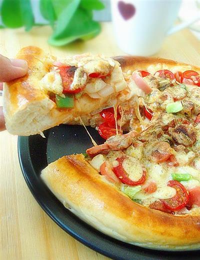 Pizza with black pepper and vegetables