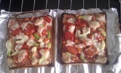 Homemade toast pizza