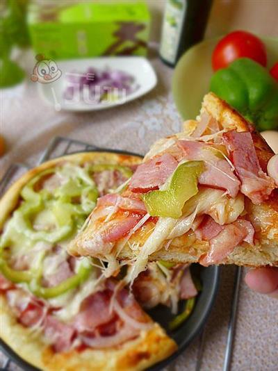 Pizza with ham and bacon