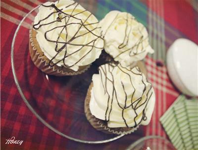 White coffee cup cake paper cup cake