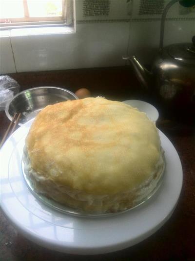 Thousand layers of durian cake with fruit