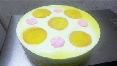 Lemon mousse queso pastel