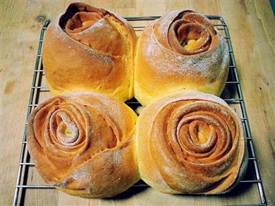 Oil-free soft water bath fat rose bread