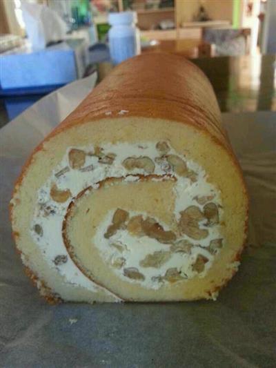 Swiss roll of walnuts