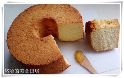 Cake with pineapple sauce