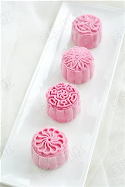 Purple ice cream mooncakes