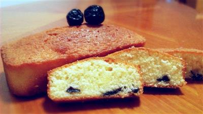 Blueberry oil cake