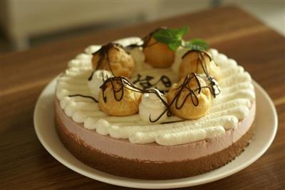 Chocolate mousse with raspberries