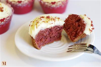 Red velvet paper cup cake/red velvet cake