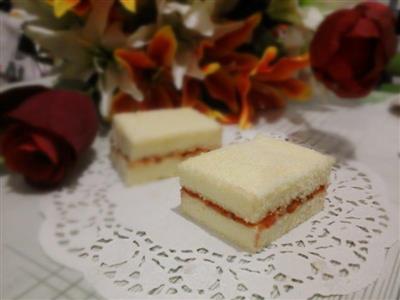 Salsa de fresa mezclada pastel