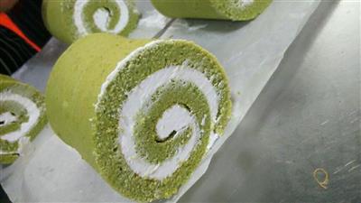 Omicron tea rolls