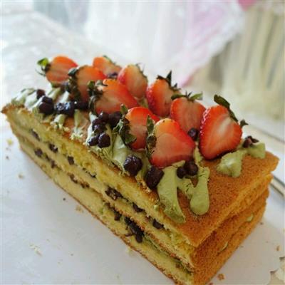 Tea and honey bean cream cake