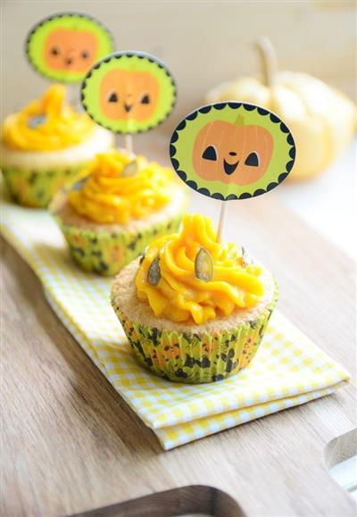 Pumpkin cup cake