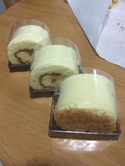 Cake rolls with meat