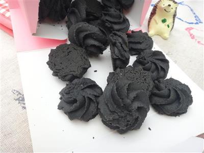 Bamboo charcoal cookies