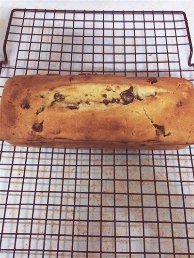 Sweet walnut raisin pound cake