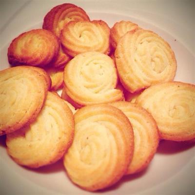 Butter and butter cookies