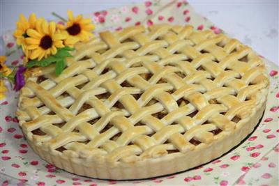 Sweet fruit pie